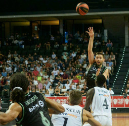 El Surne Bilbao Basket amarga el estreno del Real Madrid (85-81)