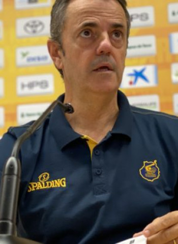 Porfi Fisac: «Hay que buscar la perfección para sacar este partido»