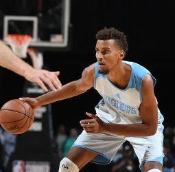 Los Denver Nuggets cortan a Petr Cornelie