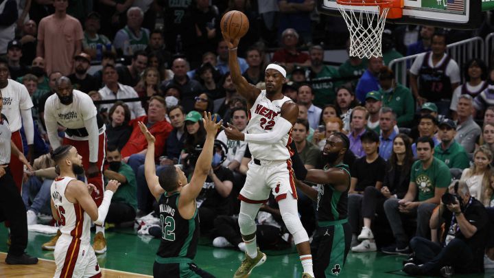 [3-3] Una memorable actuación de Butler fuerza el séptimo (111-103)