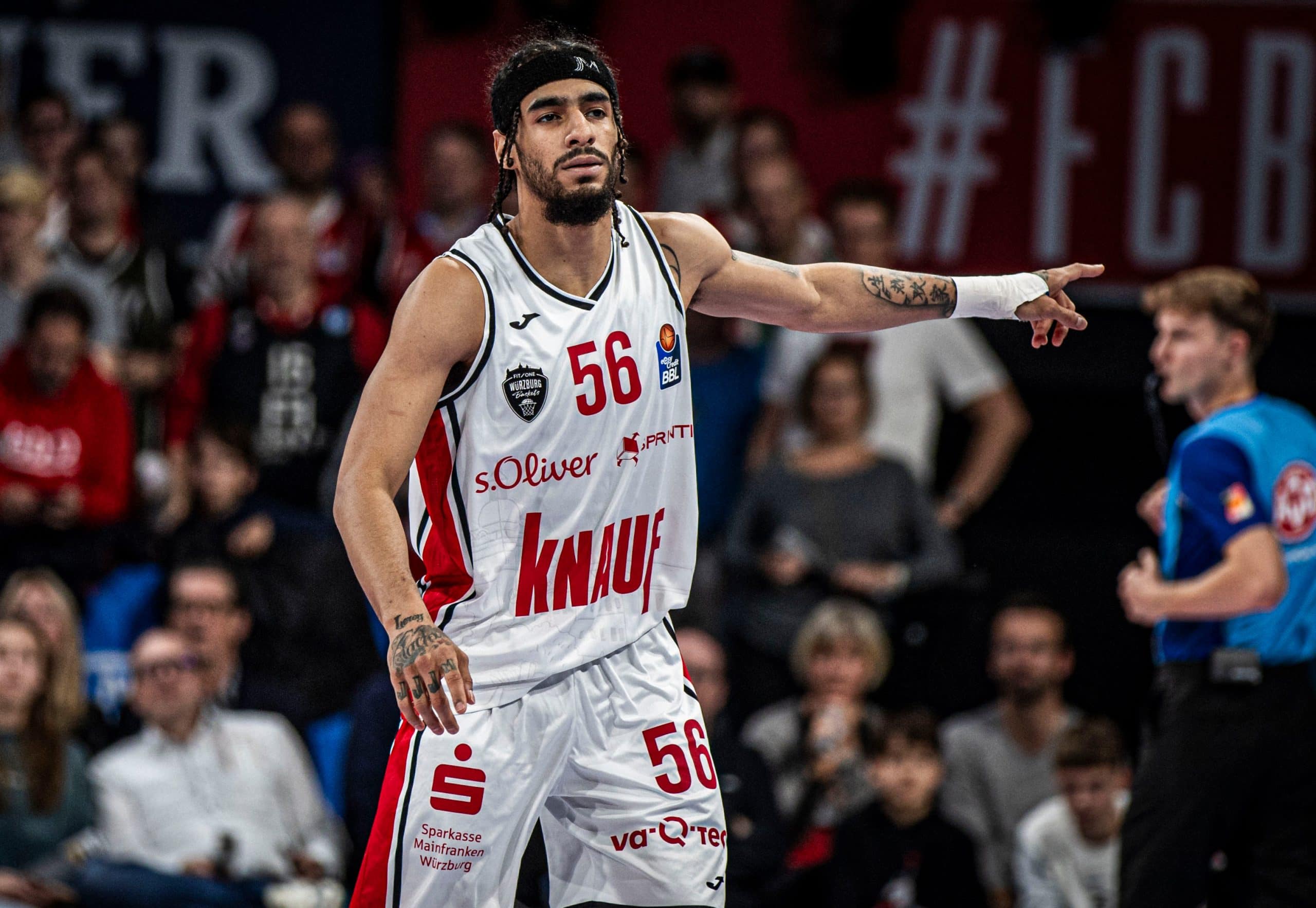 San Pablo Burgos se interesa en Jhivvan Jackson