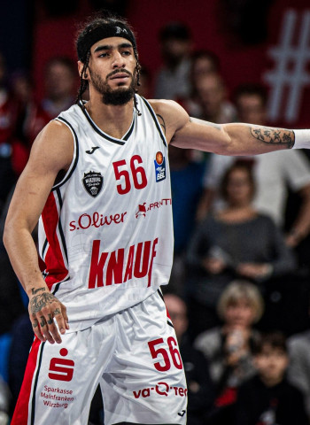 San Pablo Burgos se interesa en Jhivvan Jackson