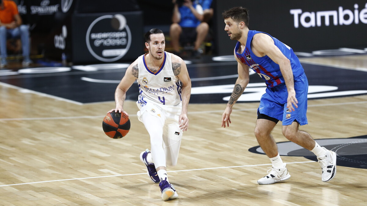 Real Madrid despierta a tiempo contra el Barça (83-88). Llull y Poirier claves