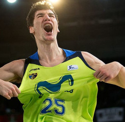 Darío Brizuela renueva por tres temporadas con Movistar Estudiantes