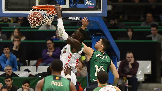 Victoria plácida del Baskonia ante un FIATC Joventut que languidece jornada tras jornada (68-89)