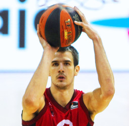 Casademont Zaragoza se reencuentra con la victoria ante UCAM Murcia (98-86)