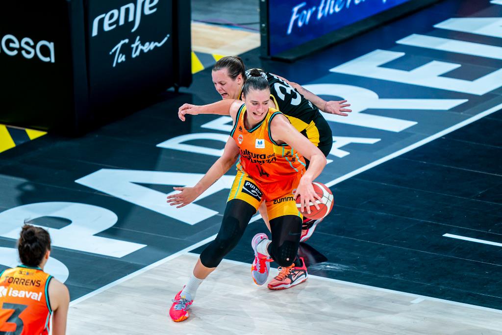El combo Ouviña-Romero consigue el pase a semis para el Valencia BC, 69-56