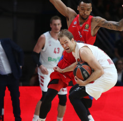 El oficio del CSKA Moscú se impone ante el Bayern Munich (79-68)