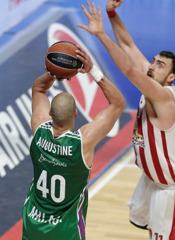 James Augustine tramita la nacionalidad española
