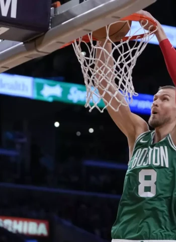 Los Celtics ganan por vez primera a los Lakers en Navidad