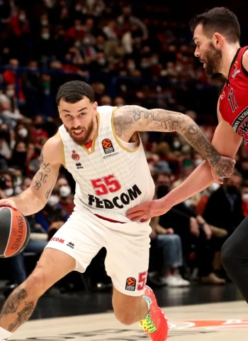 El Mónaco se acerca a los playoffs tras ganar en Milán (63-72)