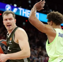 Andreas Obst se la arma al Barcelona en Múnich, 100-78