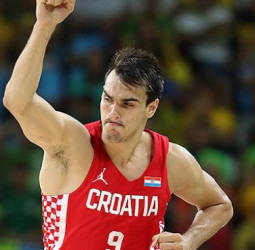 Dario Saric sigue marcando la diferencia. Lituania, su última victima
