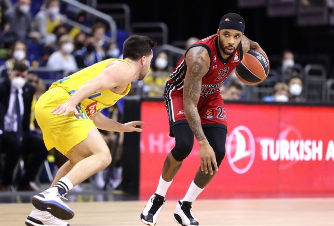 El Milán aprovecha el último cuarto para superar al ALBA (84-76)