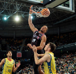 El Surne Bilbao abre brecha con lo de abajo, 82-74