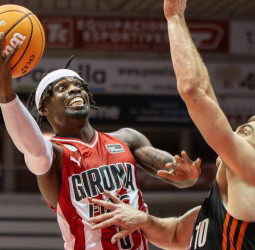 El Bàsquet Girona logra la victoria frente al Ratiopharm Ulm (94-85)