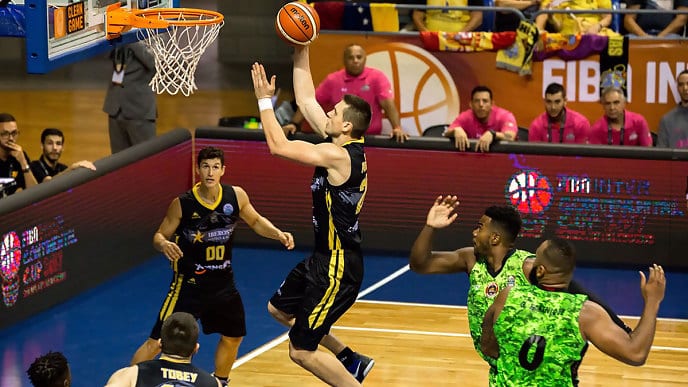 El Iberostar Tenerife, tercer club ACB que levanta la Copa Intercontinental