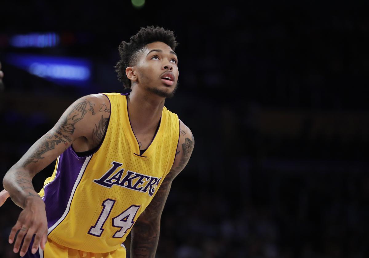 Ingram decide el Lakers-Sixers con un triple