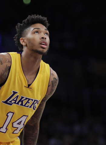 Ingram decide el Lakers-Sixers con un triple