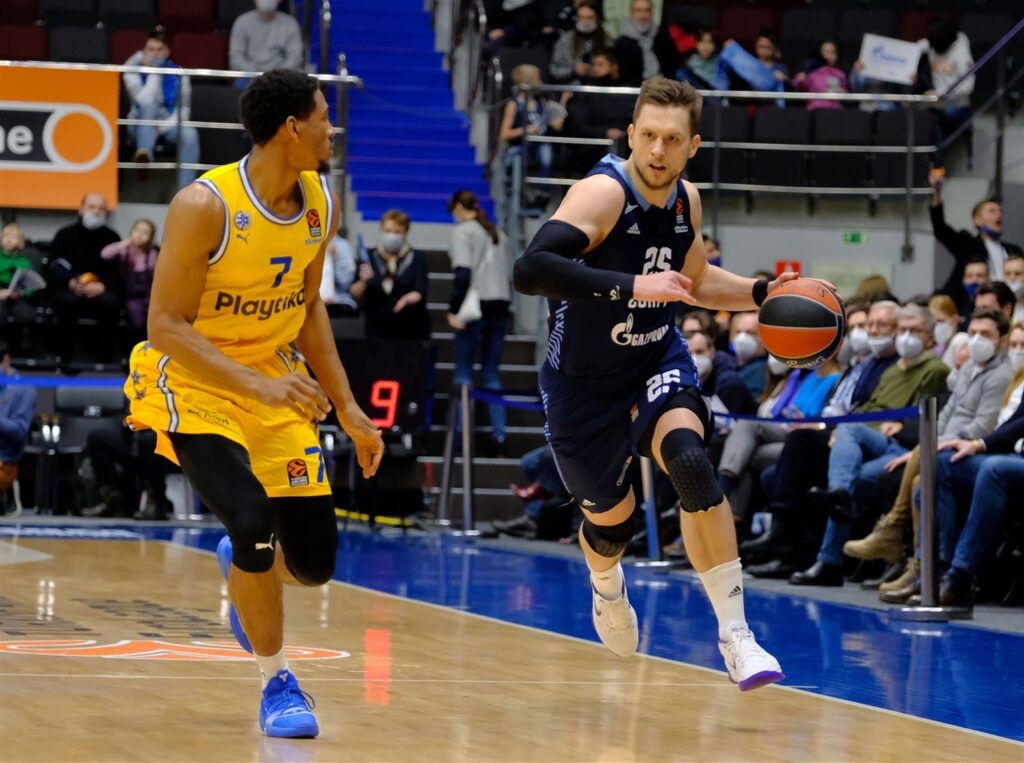 Mateusz Ponitka vuelve a sonar para el Baskonia