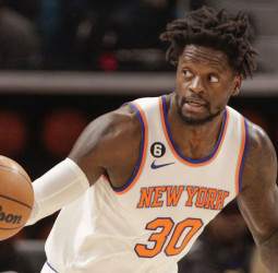 Julius Randle emula a Patrick Ewing