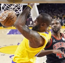 Los Lakers vuelan ante los Chicago Bulls