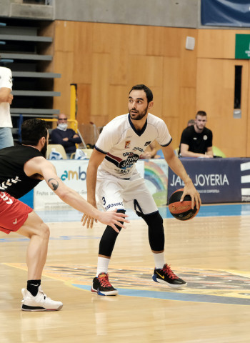 Kartal Ozmizrak sufre un esguince con rotura de ligamentos en el tobillo derecho