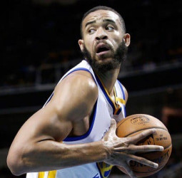 JaVale McGee se hace un sitio en los Warriors