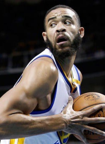 JaVale McGee se hace un sitio en los Warriors