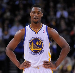 Harrison Barnes salva a los Warriors en el último segundo