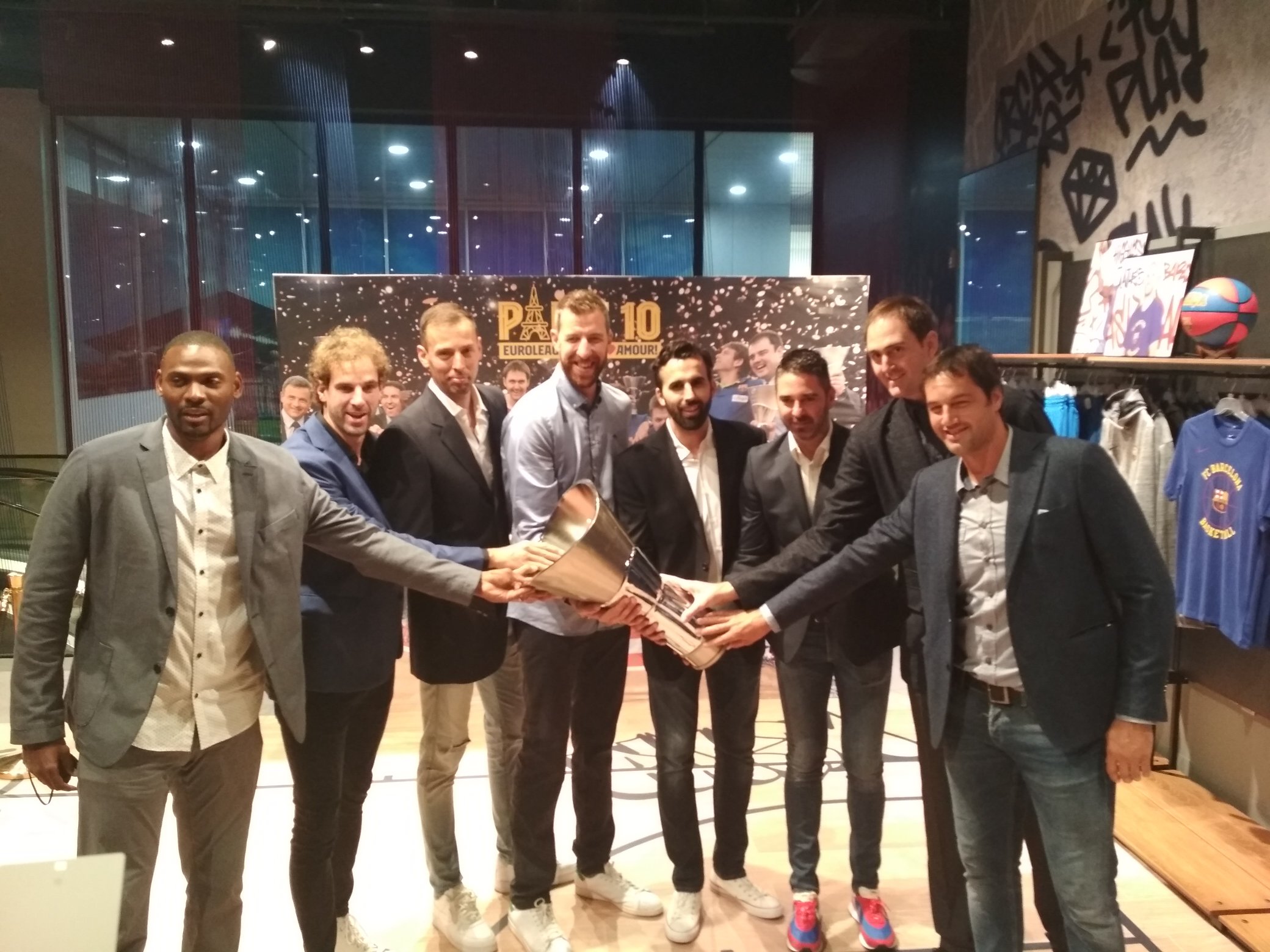 Homenaje blaugrana al equipo que deslumbró en París