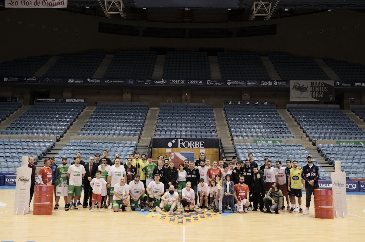 El equipo de los Medios de Comunicación, Campeón del VIII Torneo ProAm Vermú St. Petroni