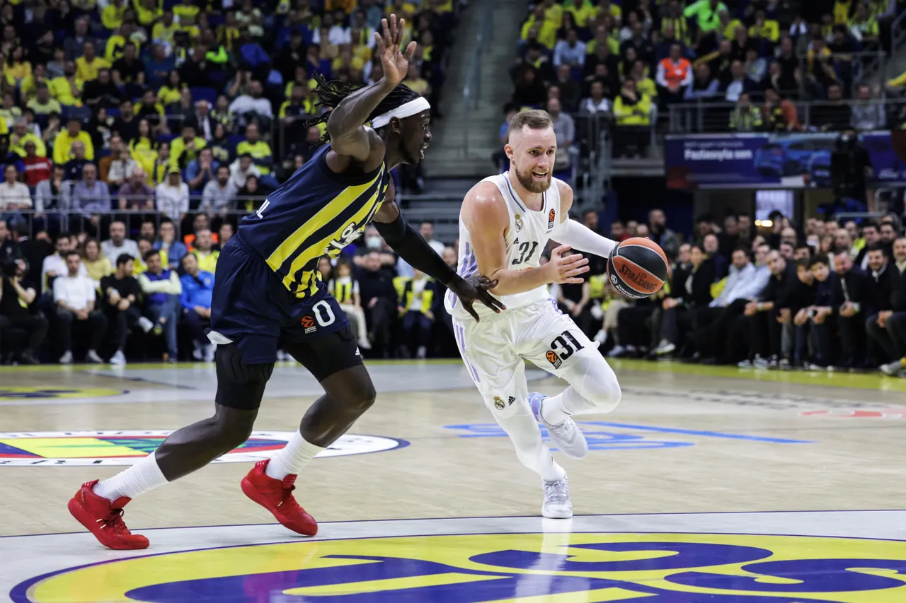 Gran victoria del Madrid en Estambul (71-85)