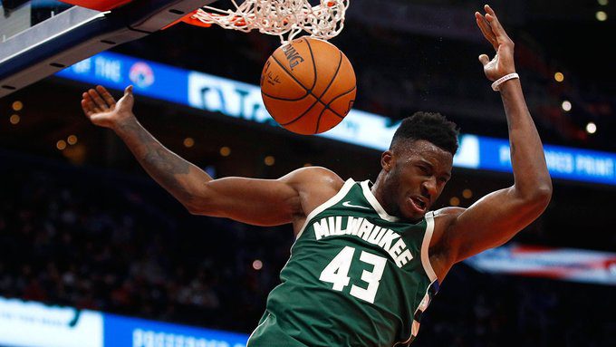 Thanasis Antetokounmpo renueva con los Milwaukee Bucks