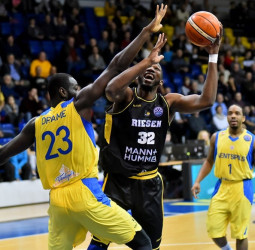 Trevor Mbakwe negocia con el AEK Atenas