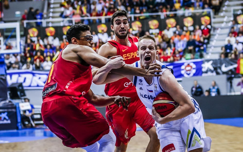 España tumba al campeón de Europa y consigue la segunda victoria (92-84)
