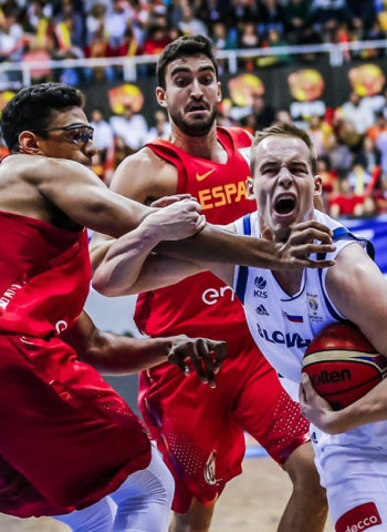 España tumba al campeón de Europa y consigue la segunda victoria (92-84)