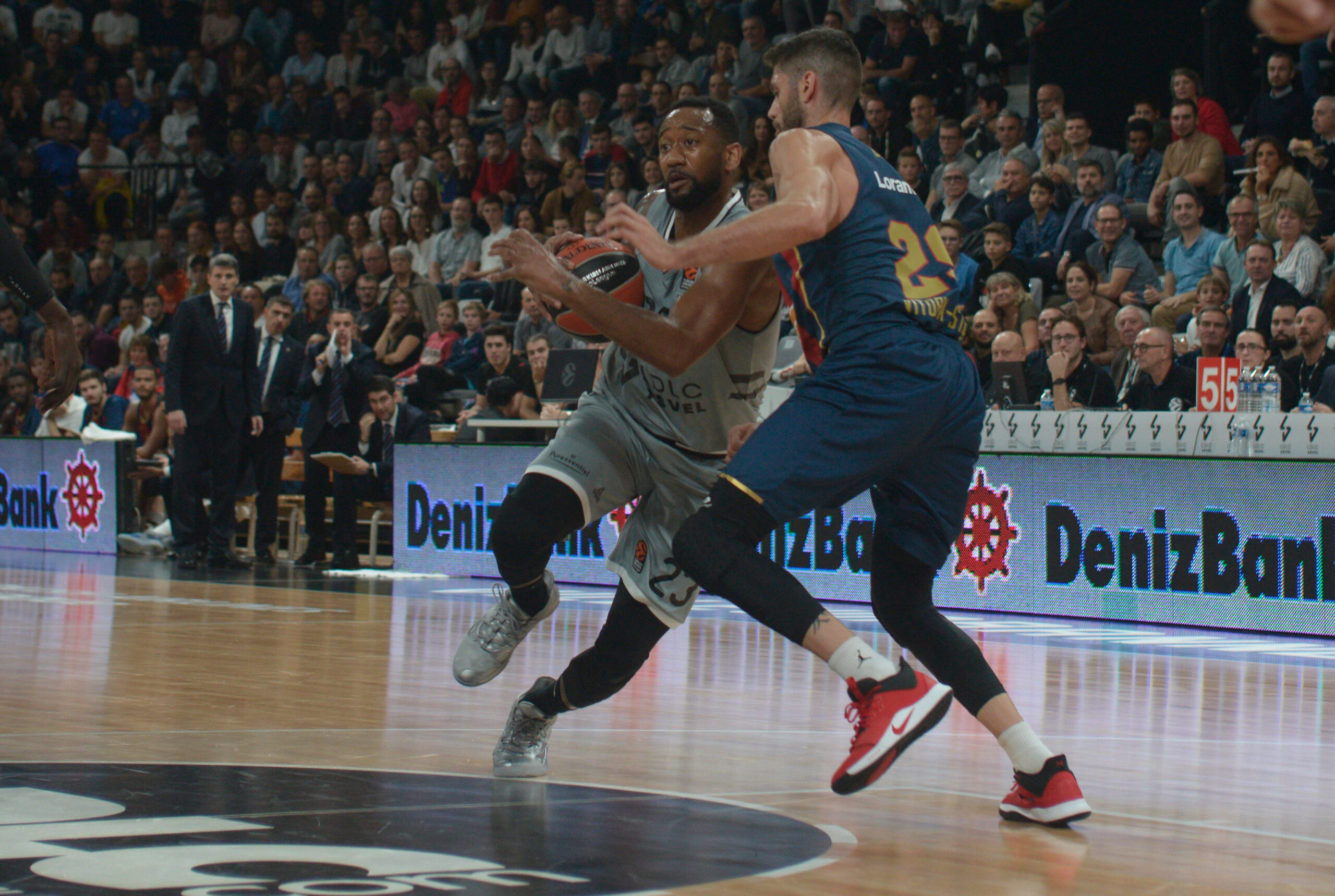 KIROLBET Baskonia cae en Villeurbanne (66-63)