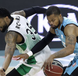 El Rey Mago que vino de Oriente a liderar una remontada imposible (101-94)