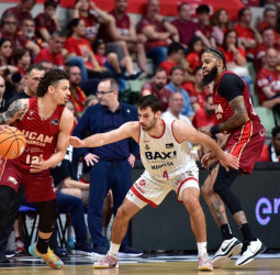 Dylan Ennis guía el asalto del UCAM Murcia a los Playoffs (81-71)