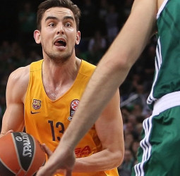 El Barcelona ya tiene el billete para cuartos en el bolsillo (59-66)