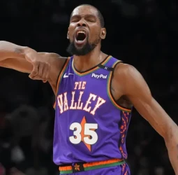 Remontada y victoria para los Suns con Durant al mando, 117-119