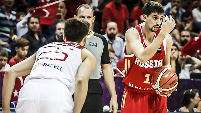 Shved hace enmudecer Estambul (73-76)