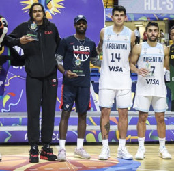 Deck recibe el premio de Jugador Más Valioso; Campazzo, Yago, Cole y Banton integran el Quinteto Ideal
