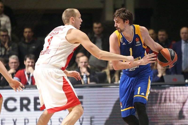 Shved hace enmudecer Belgrado (70-79)