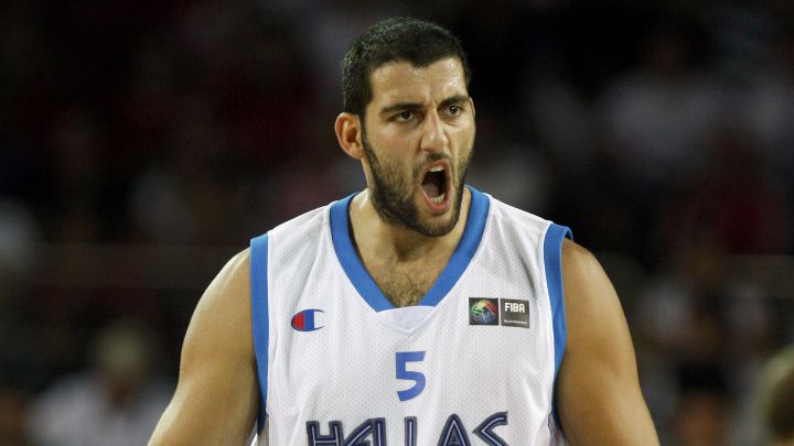 Ioannis Bourousis descuelga las botas para jugar en el equipo de su ciudad