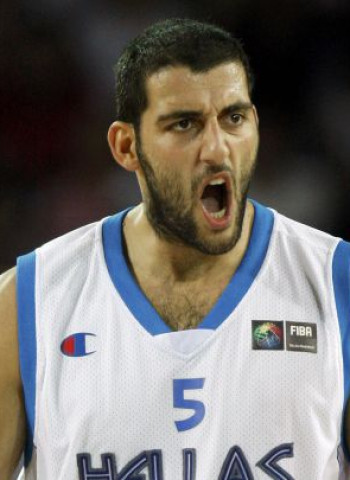 Ioannis Bourousis descuelga las botas para jugar en el equipo de su ciudad