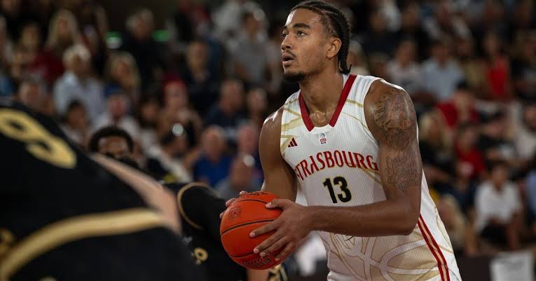Brice Dessert, cerca de reforzar el juego interior del Anadolu Efes