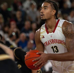 Brice Dessert, cerca de reforzar el juego interior del Anadolu Efes