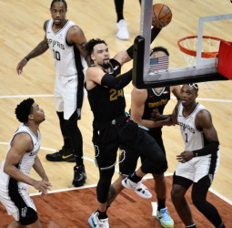 Los Grizzlies eliminan a los Spurs (96-100)